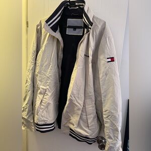 Tommy Hilfiger Regatta Waterproof Bomber Jacket with Classic Design